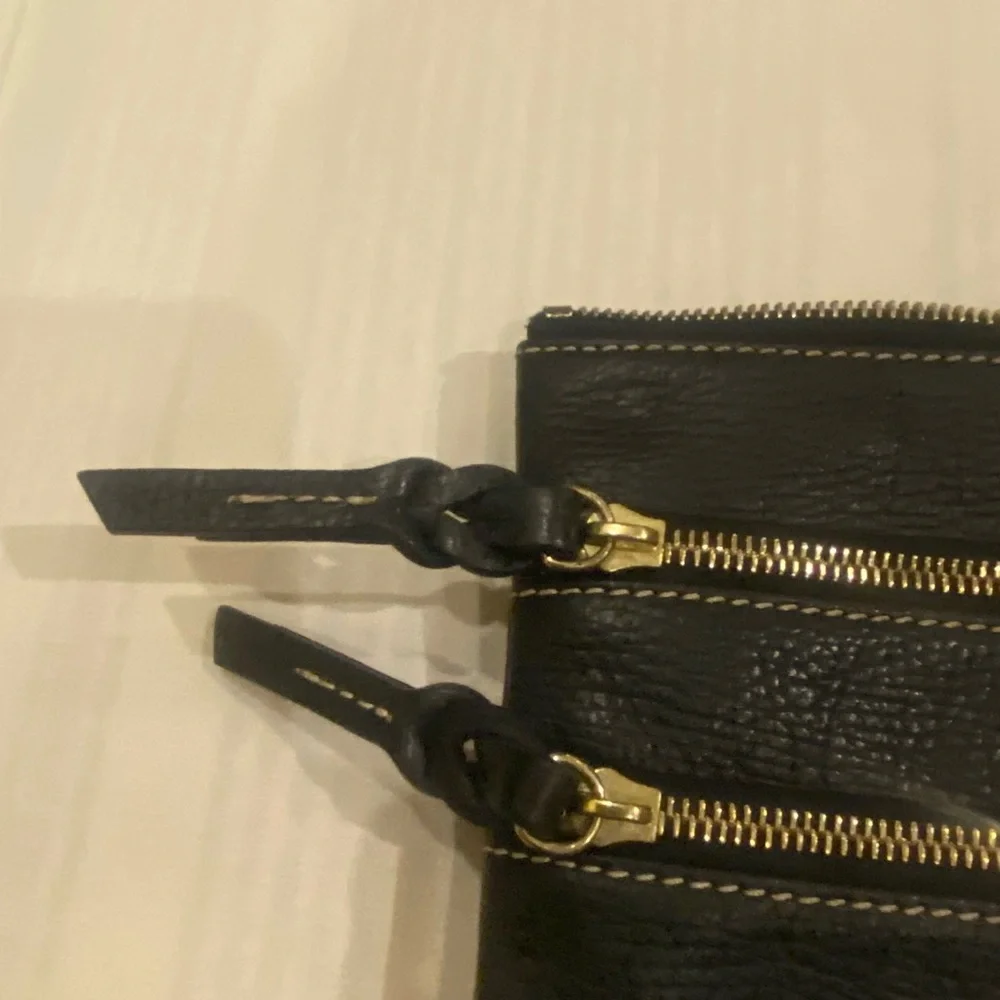 Dooney Bourke cross body - Picture 10 of 10